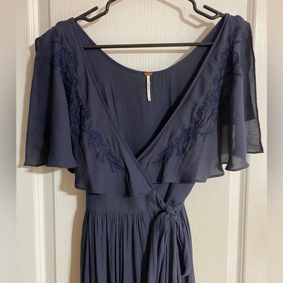 Free People Boho Embroidered Flowy Wrap V-Neck Flutter Sleeve Maxi Dress Size XS - Picture 6 of 14